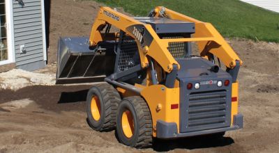 Mustang 3300V Skid-Steer